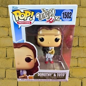 Dorothy & toto funko # 1502 (nib) with pop protector